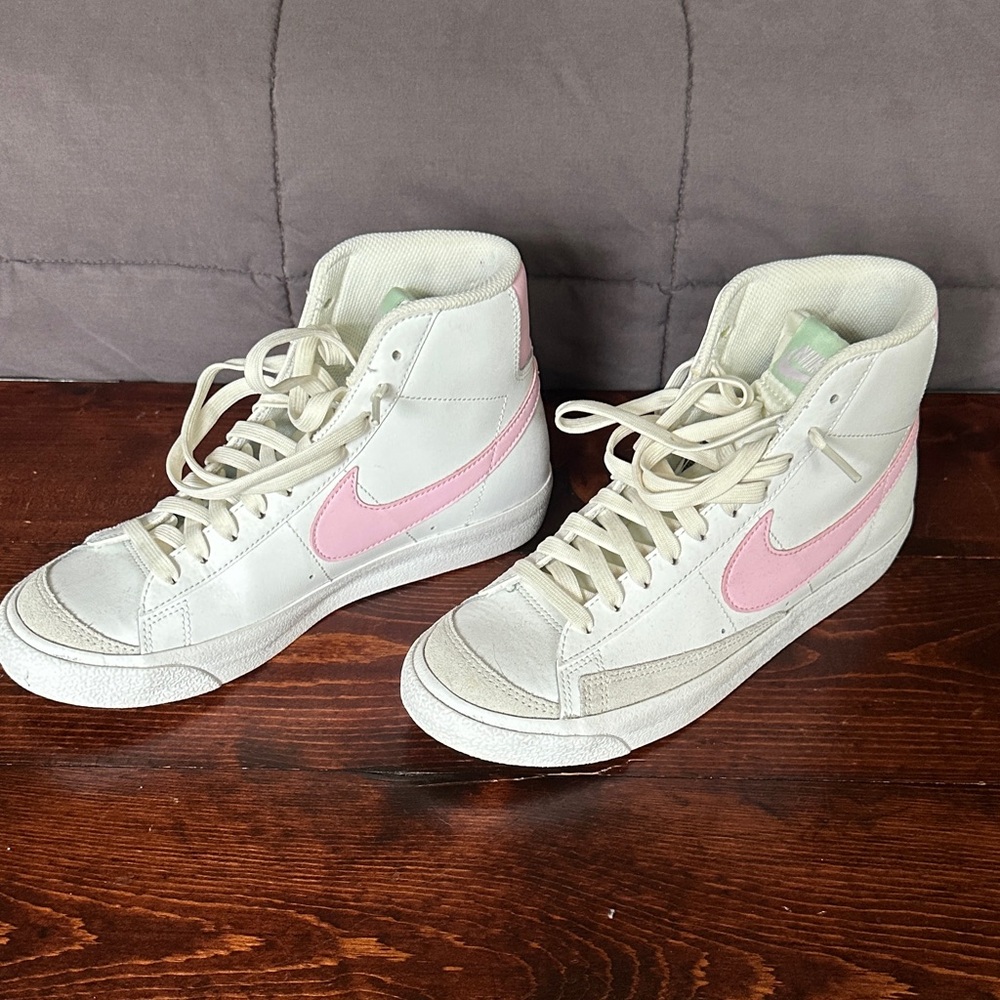 Nike Women's High-Top Sneakers in Pink and Cream